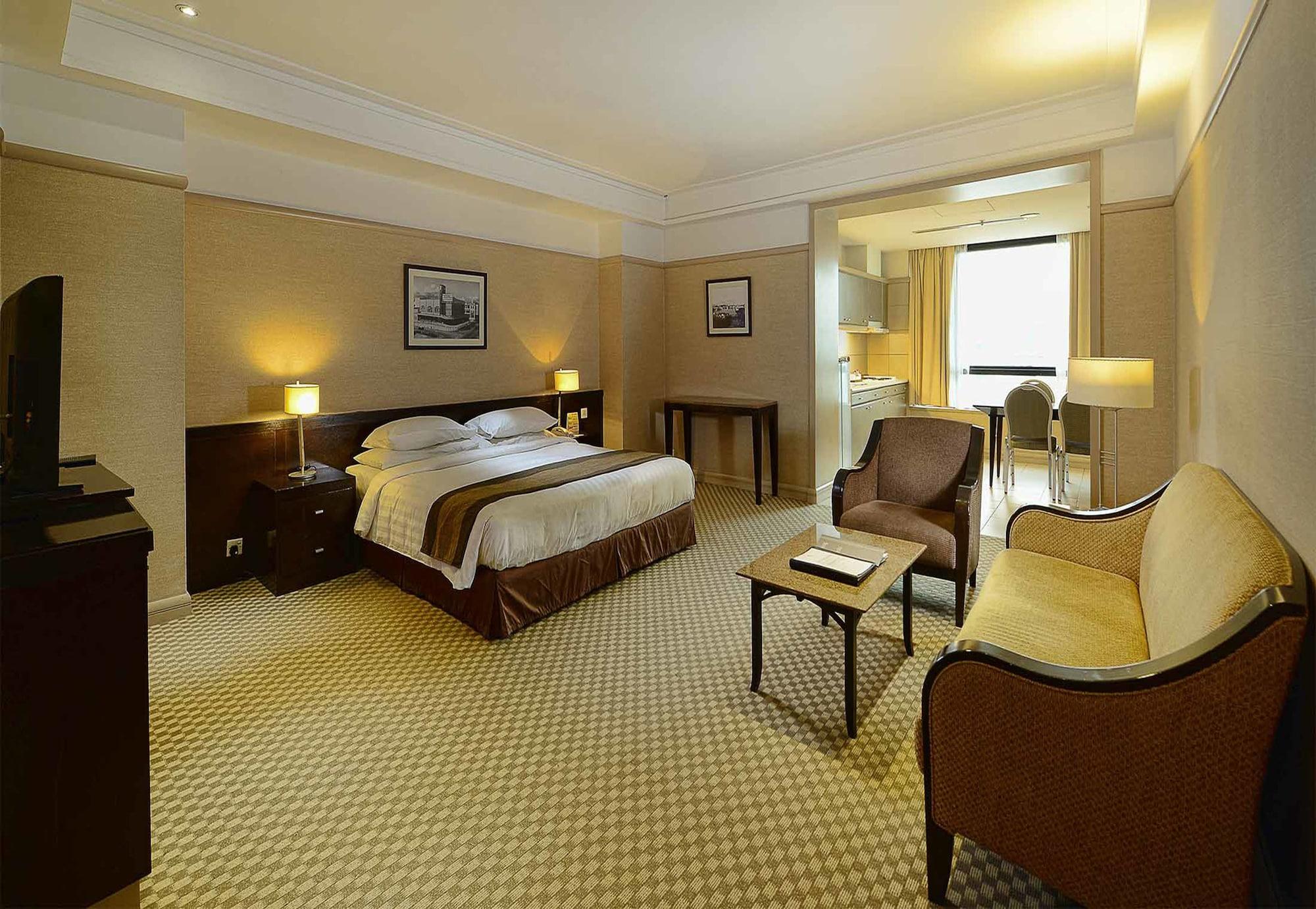 Pacific Regency Hotel Suites Куала-Лумпур Экстерьер фото A room at the hotel