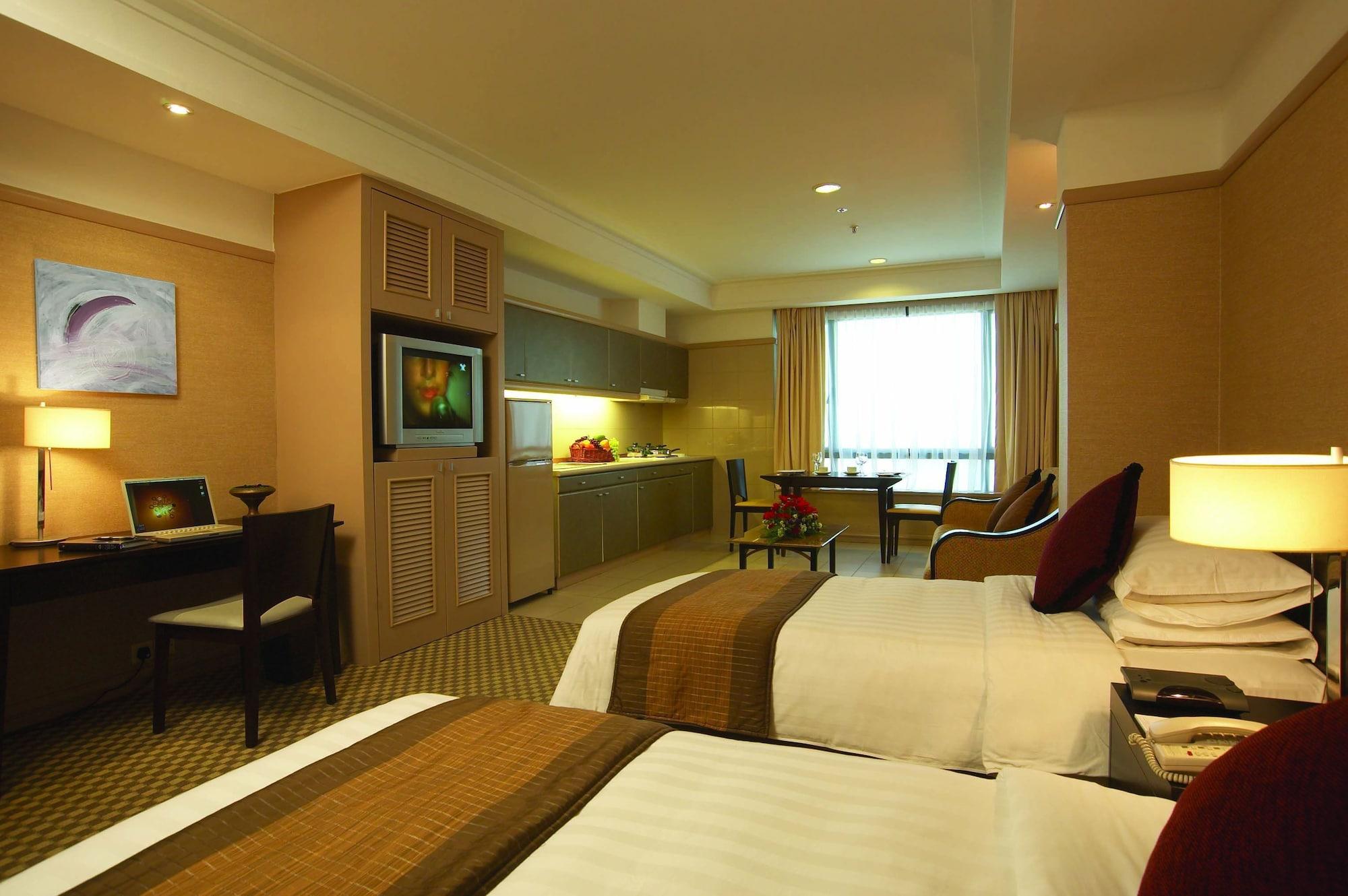 Pacific Regency Hotel Suites Куала-Лумпур Экстерьер фото A typical studio apartment
