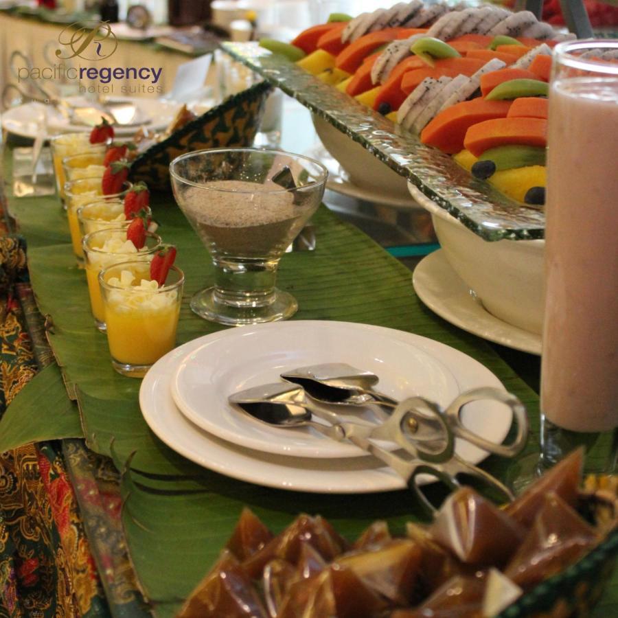 Pacific Regency Hotel Suites Куала-Лумпур Экстерьер фото A dessert buffet