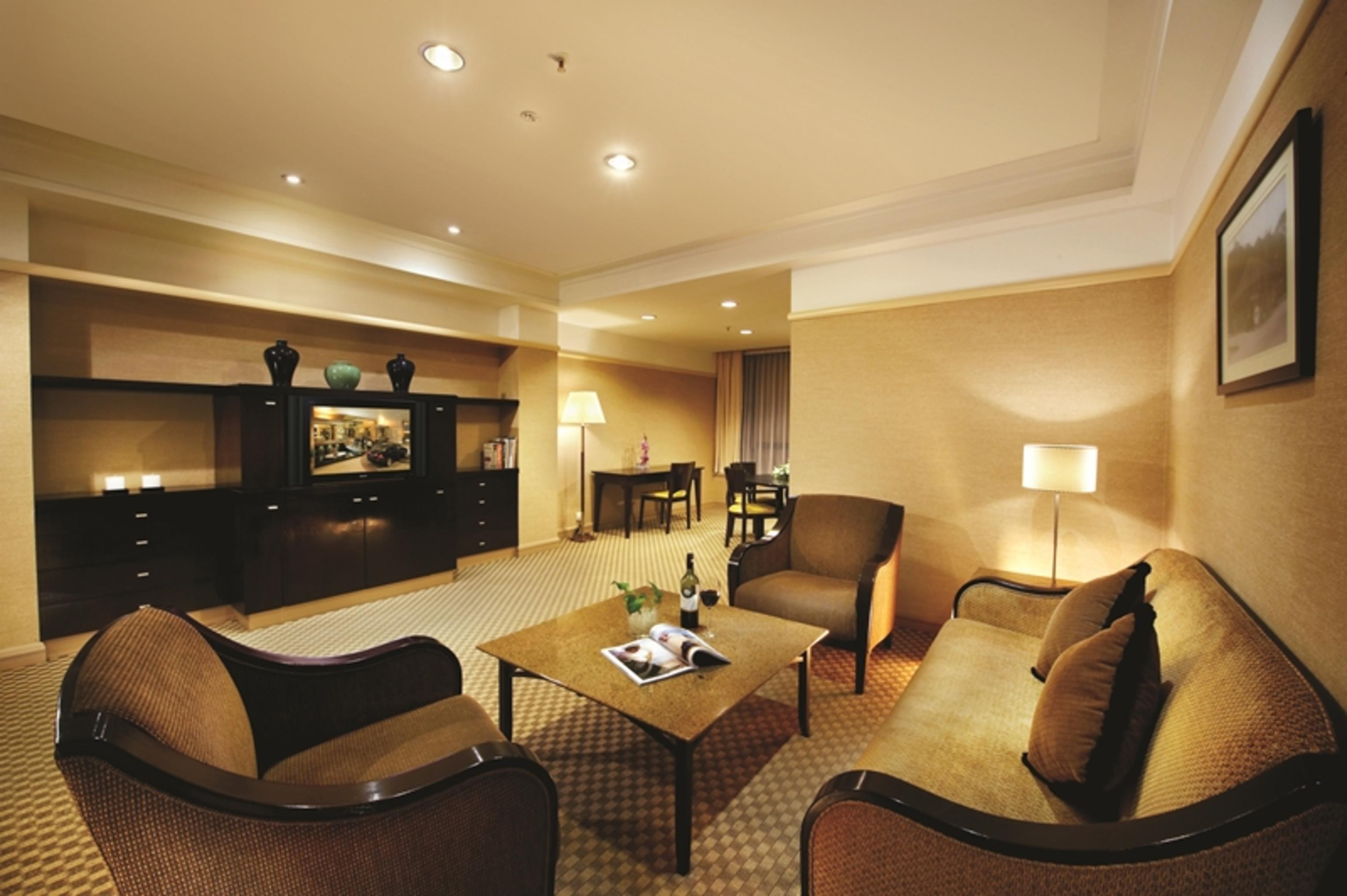 Pacific Regency Hotel Suites Куала-Лумпур Экстерьер фото A suite at the hotel