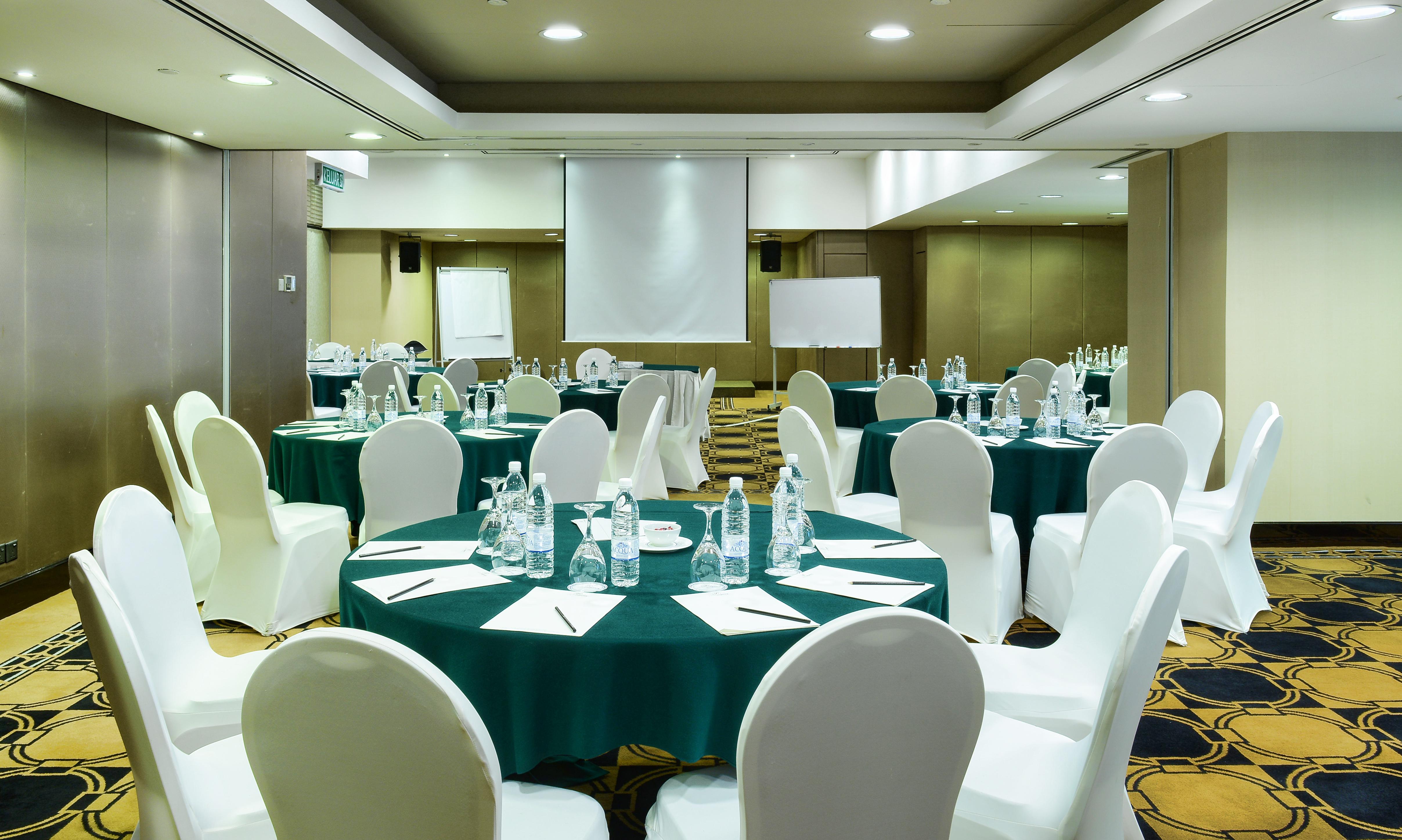 Pacific Regency Hotel Suites Куала-Лумпур Экстерьер фото Meeting room