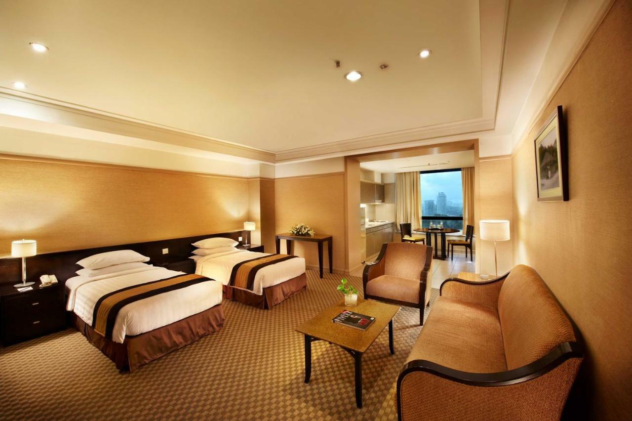Pacific Regency Hotel Suites Куала-Лумпур Экстерьер фото Deluxe Room